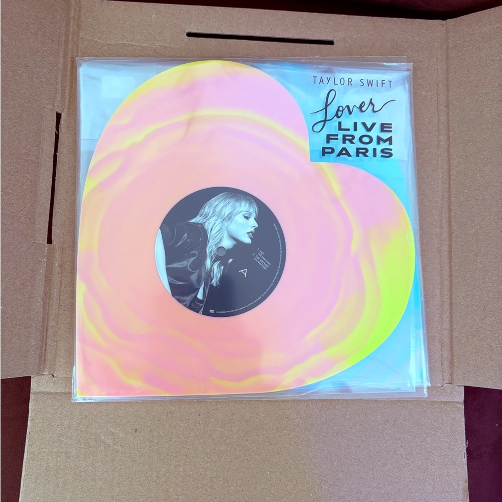 SLEEVES INCLUDED Taylor Swift Live From Paris Heart Shaped Vinyl.Brand new.